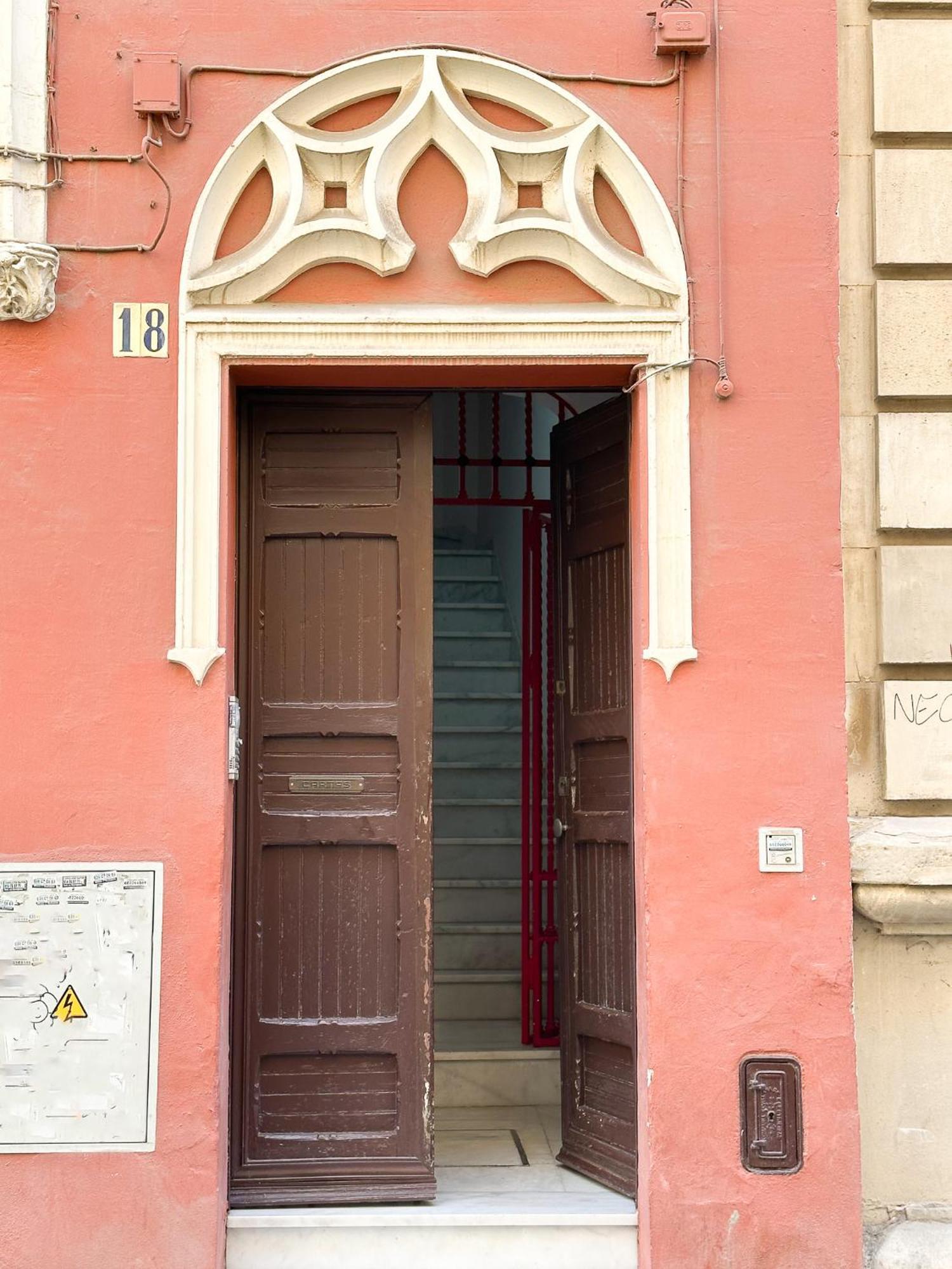 Central Cozy Budget 2Br Apt With Ac, 1 Bath, Private Parking Opt Sevilla Eksteriør billede