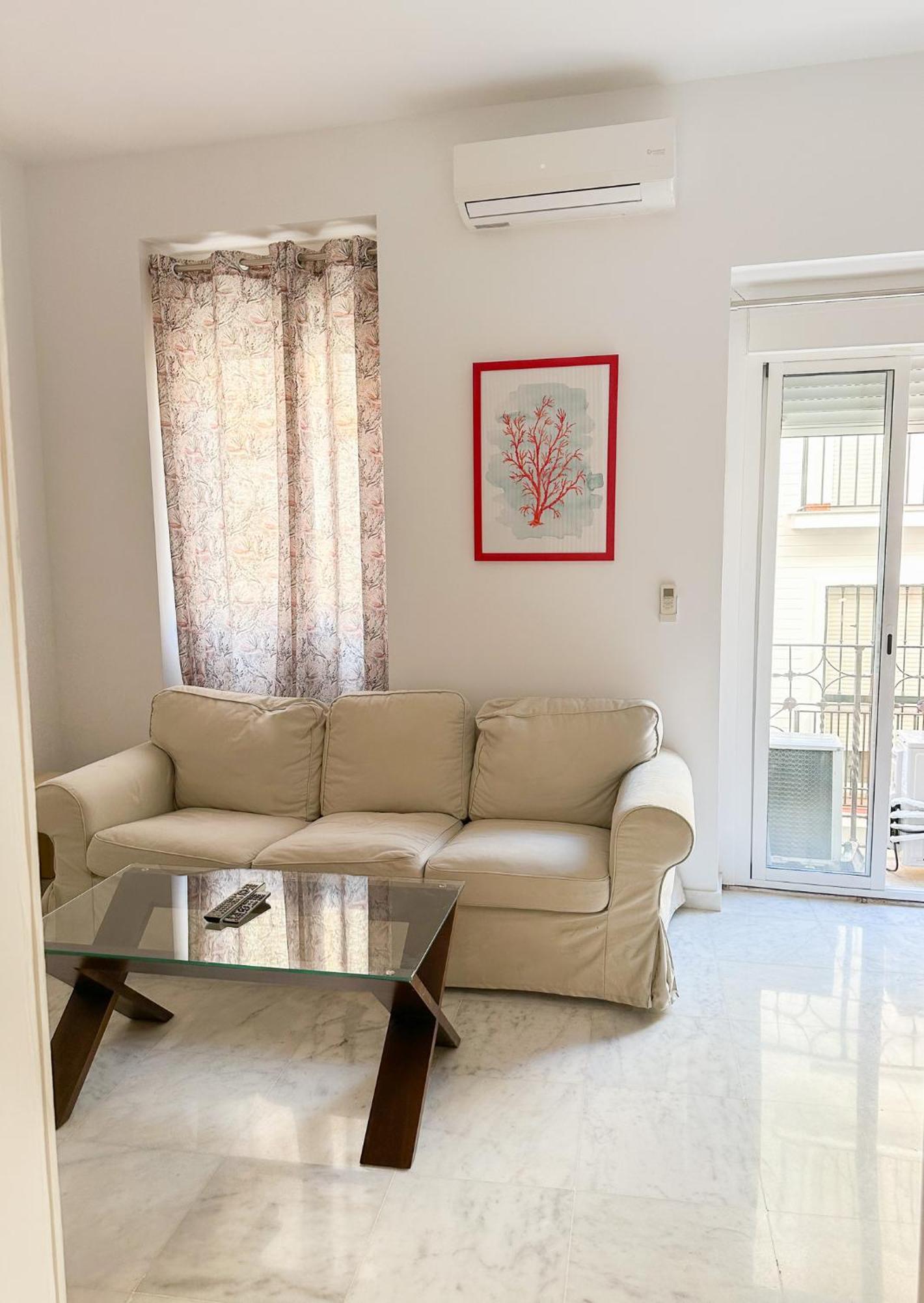 Central Cozy Budget 2Br Apt With Ac, 1 Bath, Private Parking Opt Sevilla Eksteriør billede